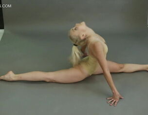Dora Tornaszkova supple gymnast supah super hot nude